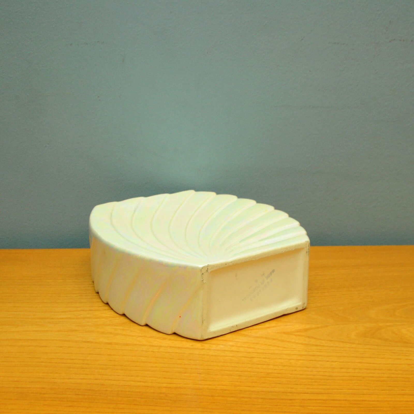 Geometric vase pearl