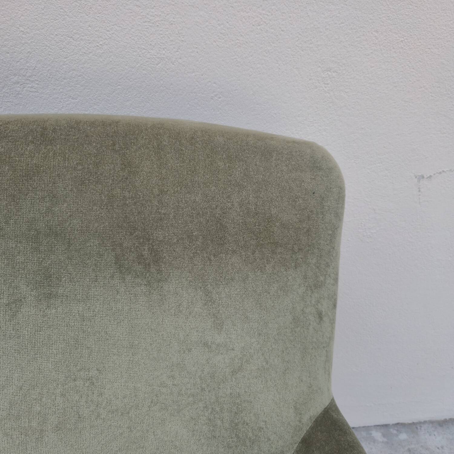 Napoleon III period velvet toad armchair, 19th century