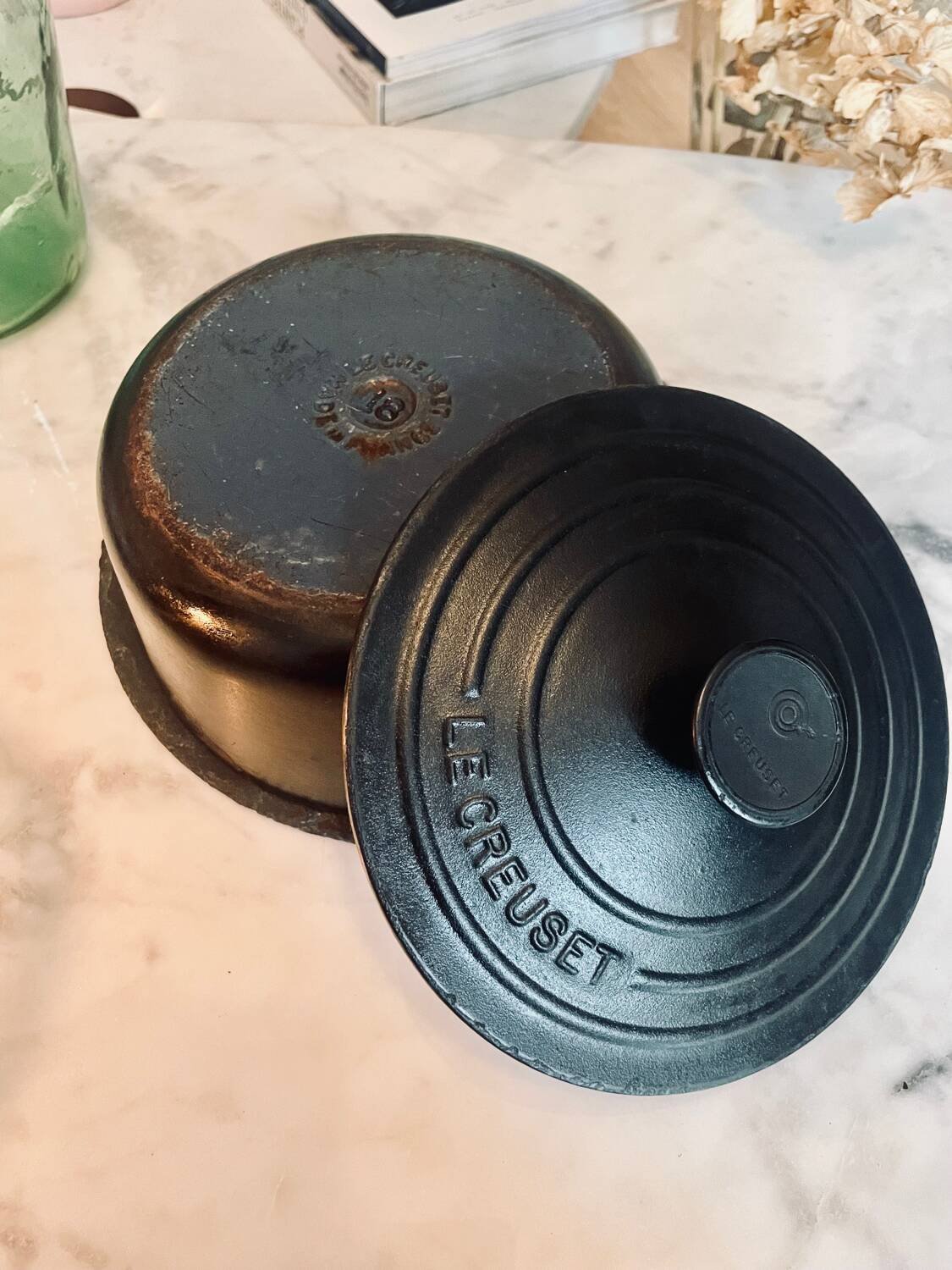 Le Creuset casserole nº18 in black cast iron