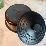 Le Creuset casserole nº18 in black cast iron