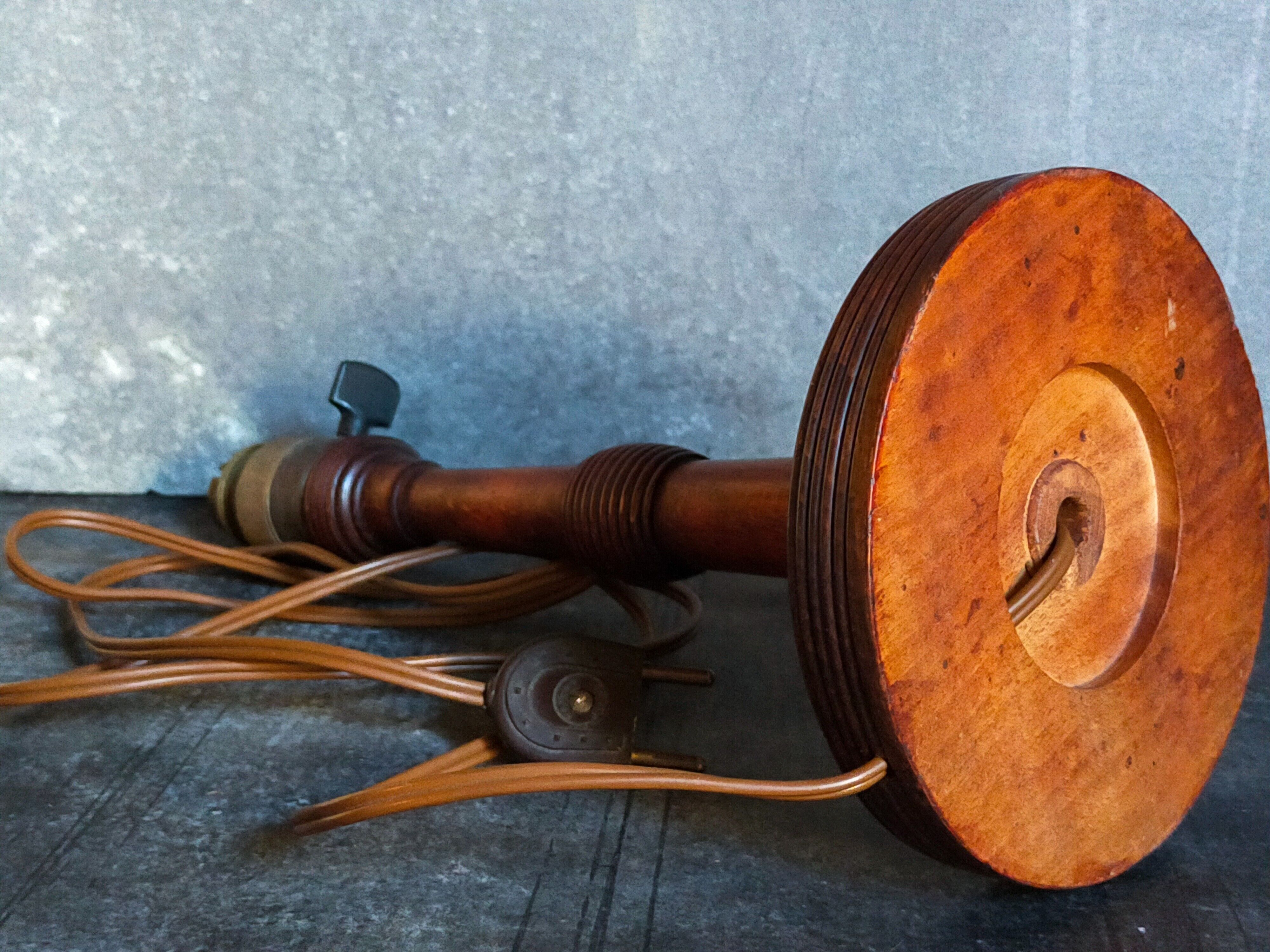 Art-deco lamp foot in solid wood turned 40s