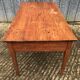 Table en bois de peuplier à 2 tiroirs de face d’époque reconstruction.