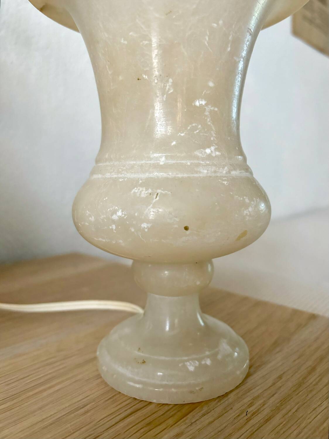 Medici alabaster vase lamp