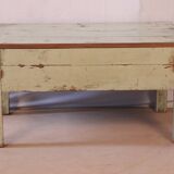 Ancienne table de chevet en teck birman patine écrue verte d'origine