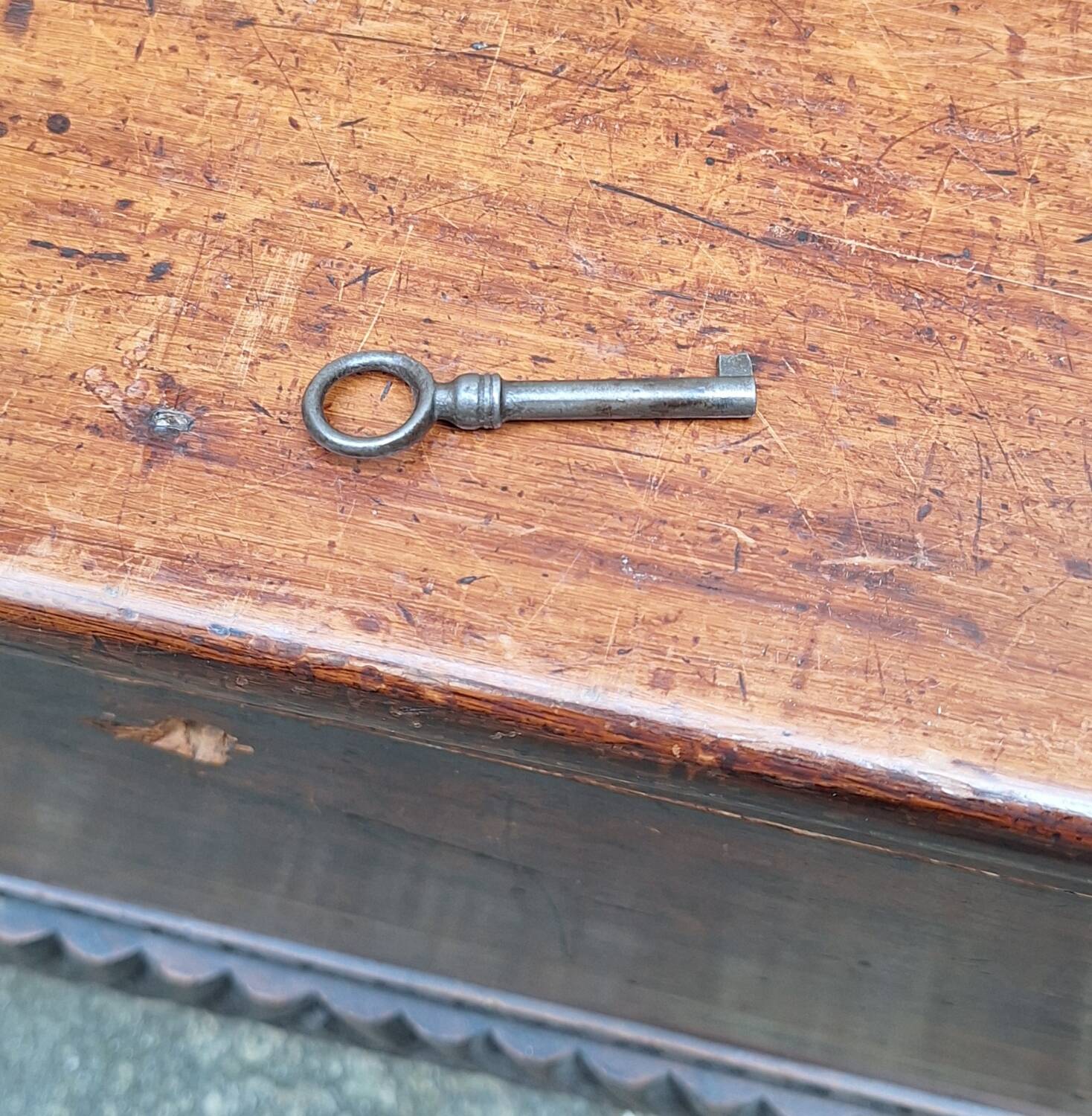 Coffre de mariage cassone en bois