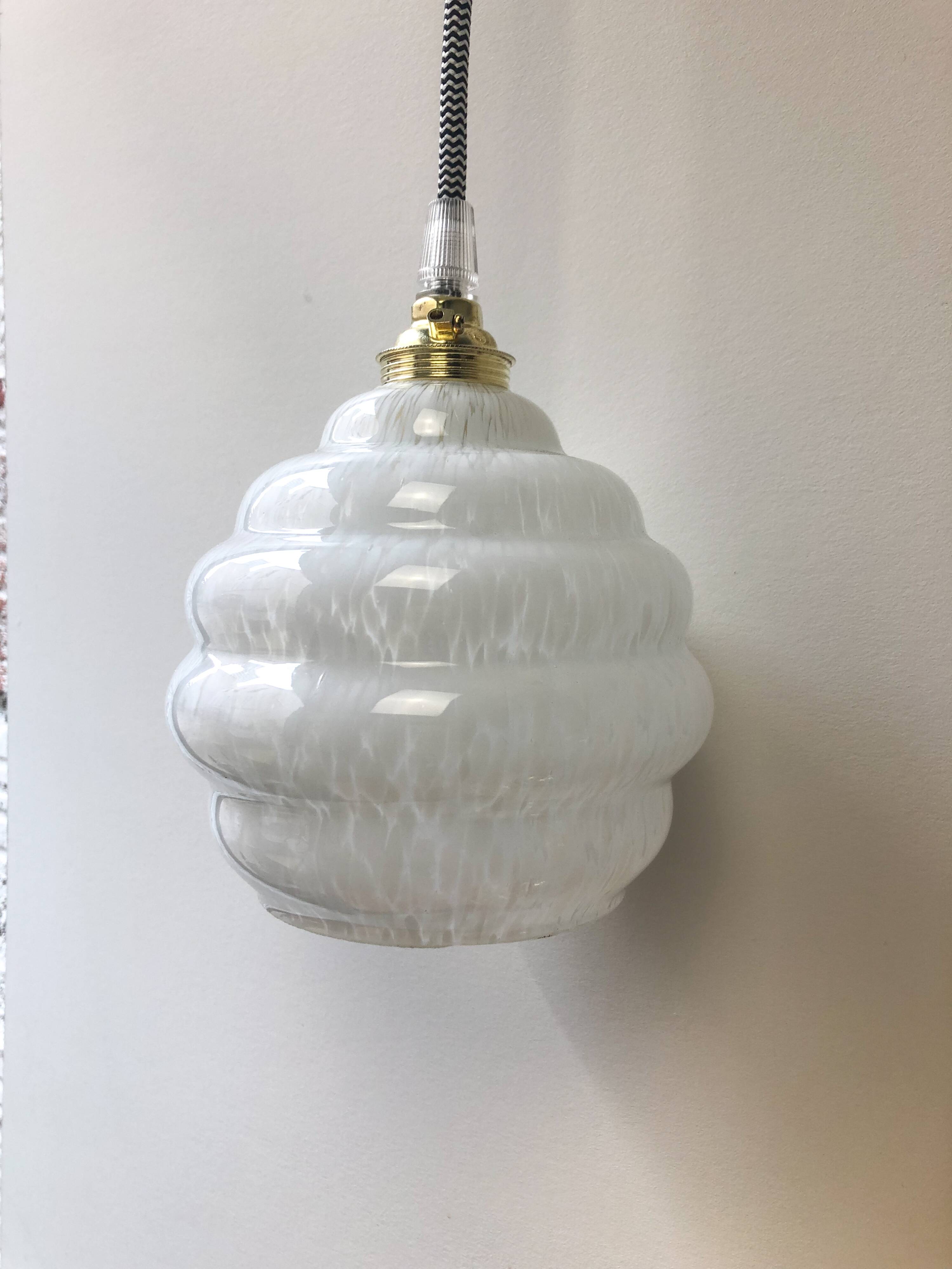 White Clichy Opaline Walkman