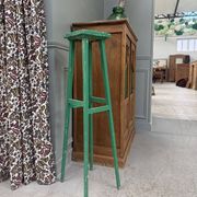 Sellette vintage en bois patine verte