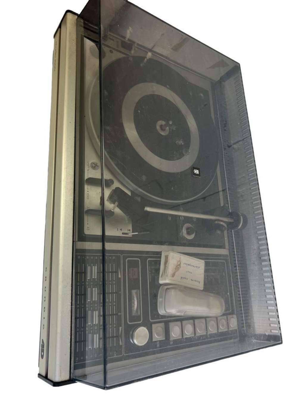 Vintage record player & radio with grundig speakers