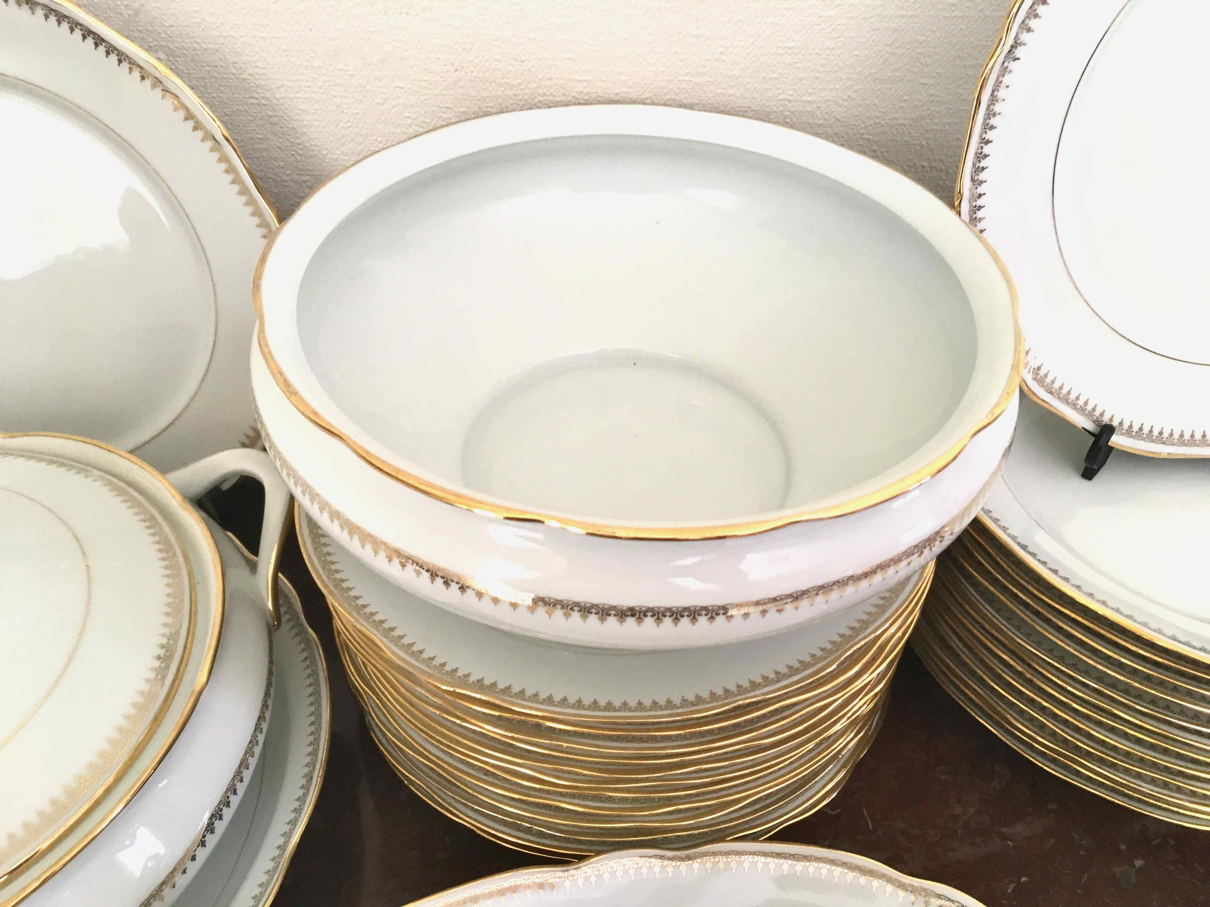 Service plates for 12 people 33 pieces Sologne porcelain