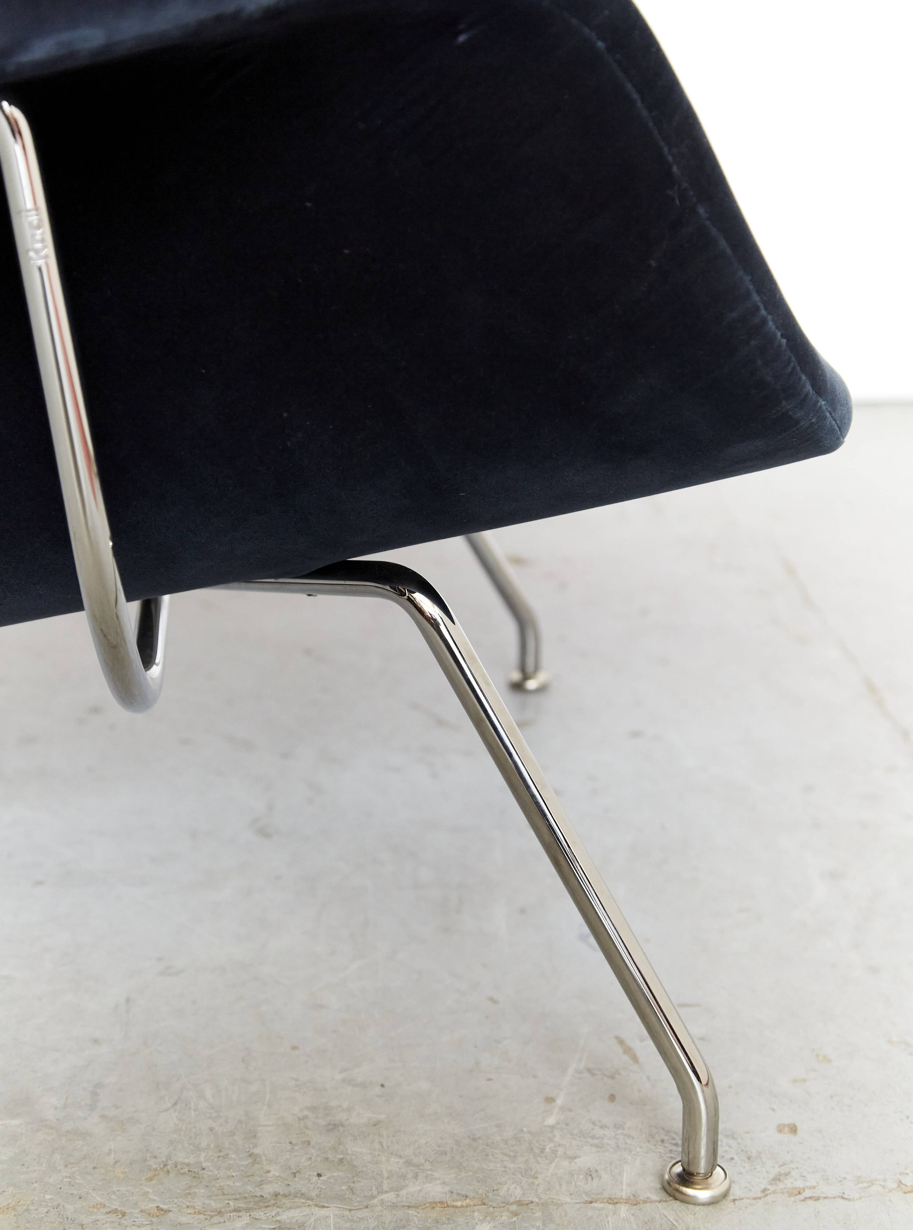 Eero Saarinen Womb Chair for Knoll International