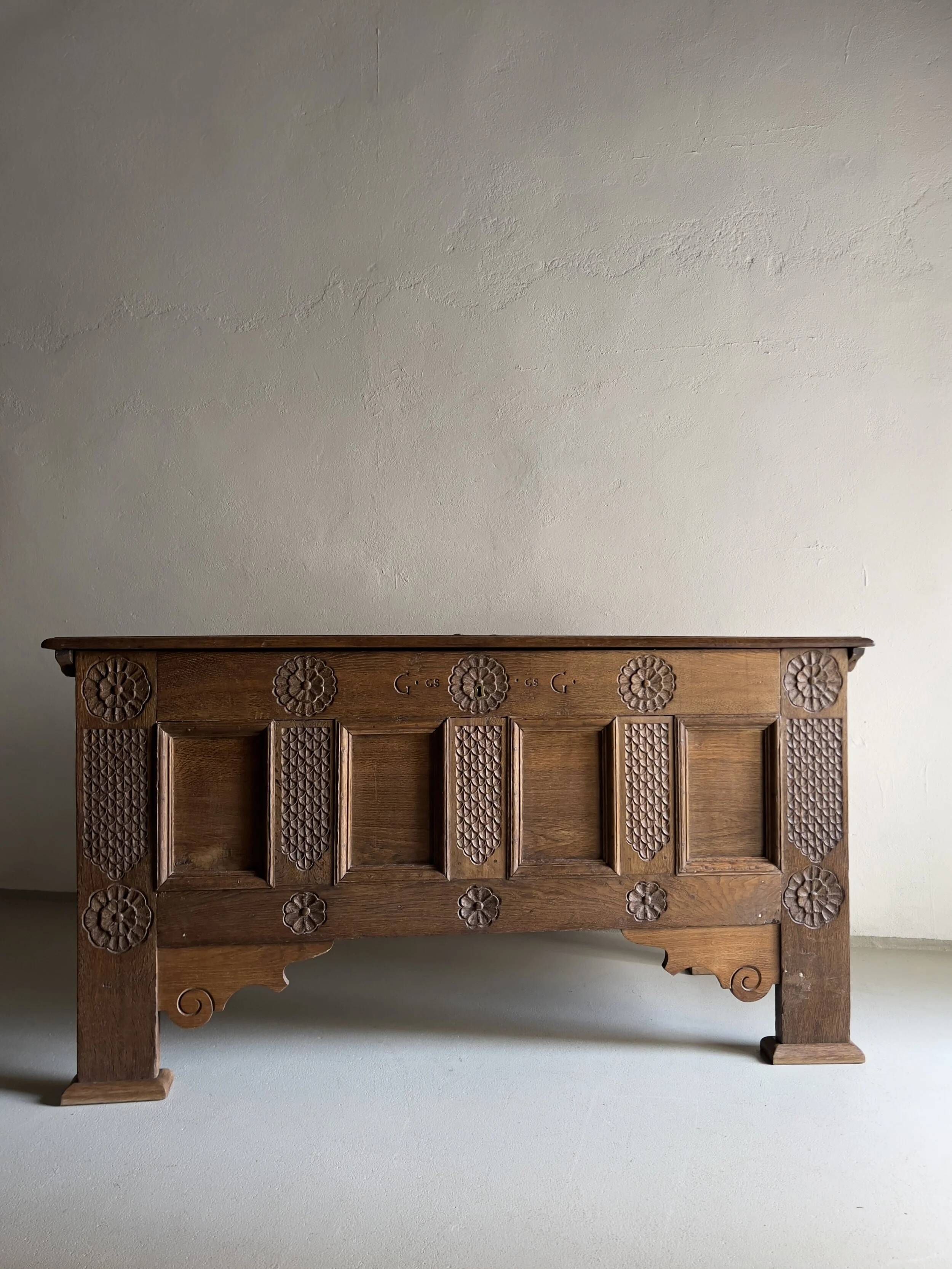 Carved oak chest sideboard, 18th century