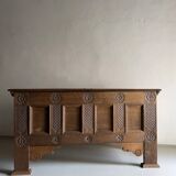 Carved oak chest sideboard, 18th century