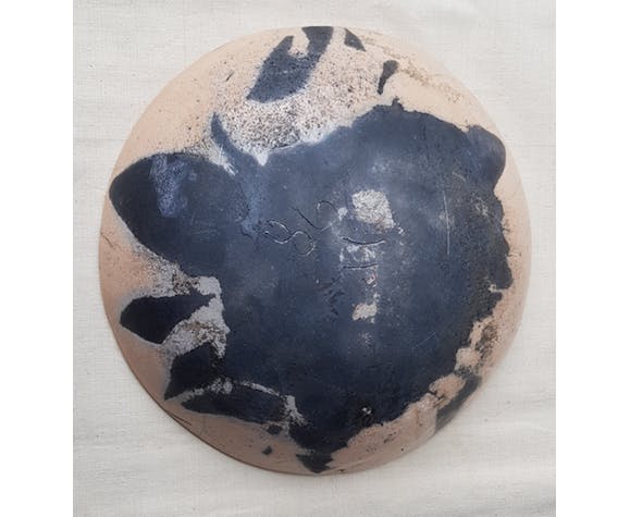 Empty pocket in ceramic