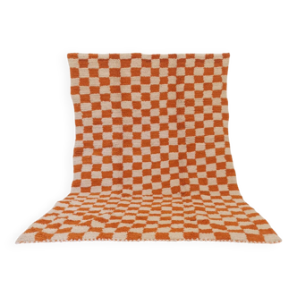 Tapis à carreaux orange fait entièrement à la main