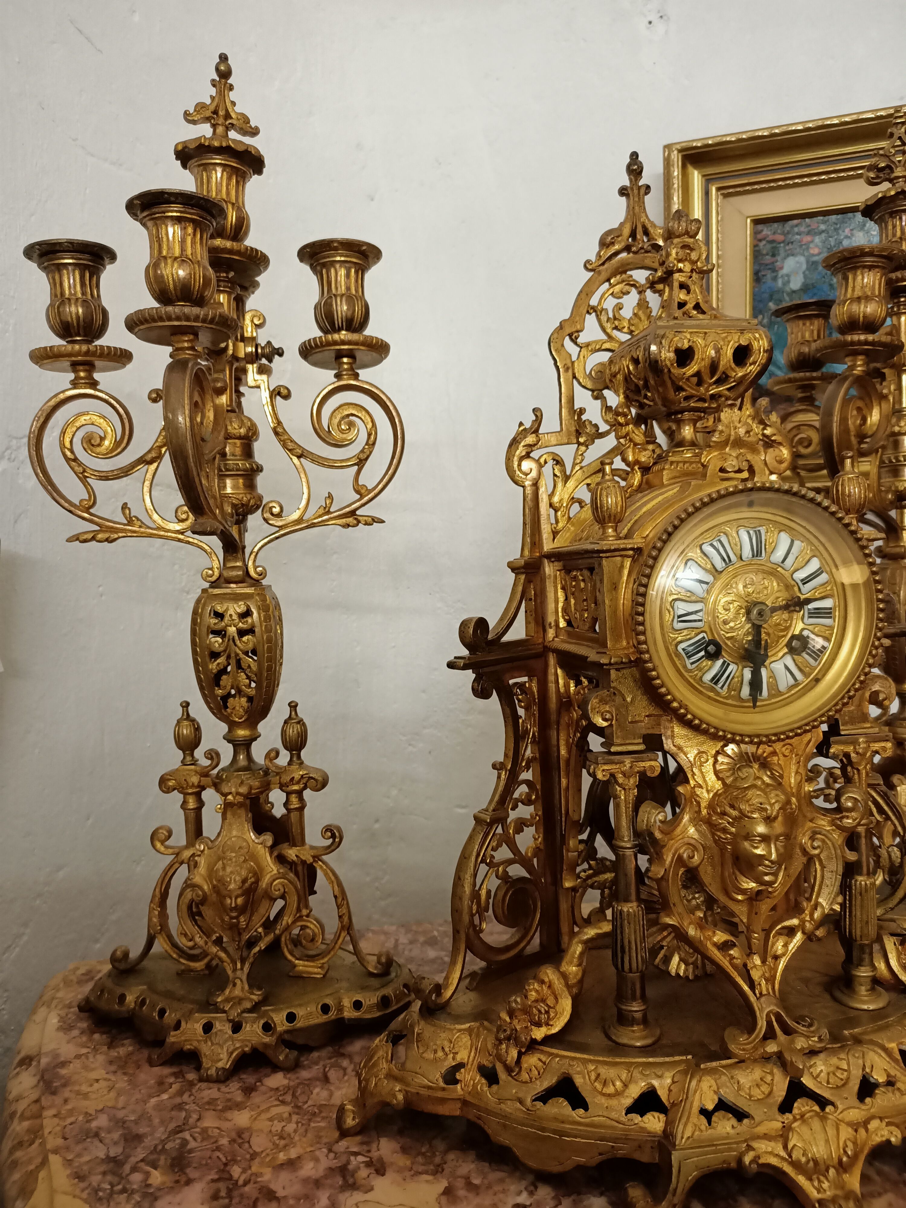 Pendulum with candlesticks