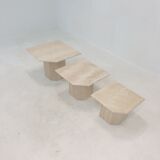 Set de 3 tables basses ou d’appoint en travertin italien, années 1980