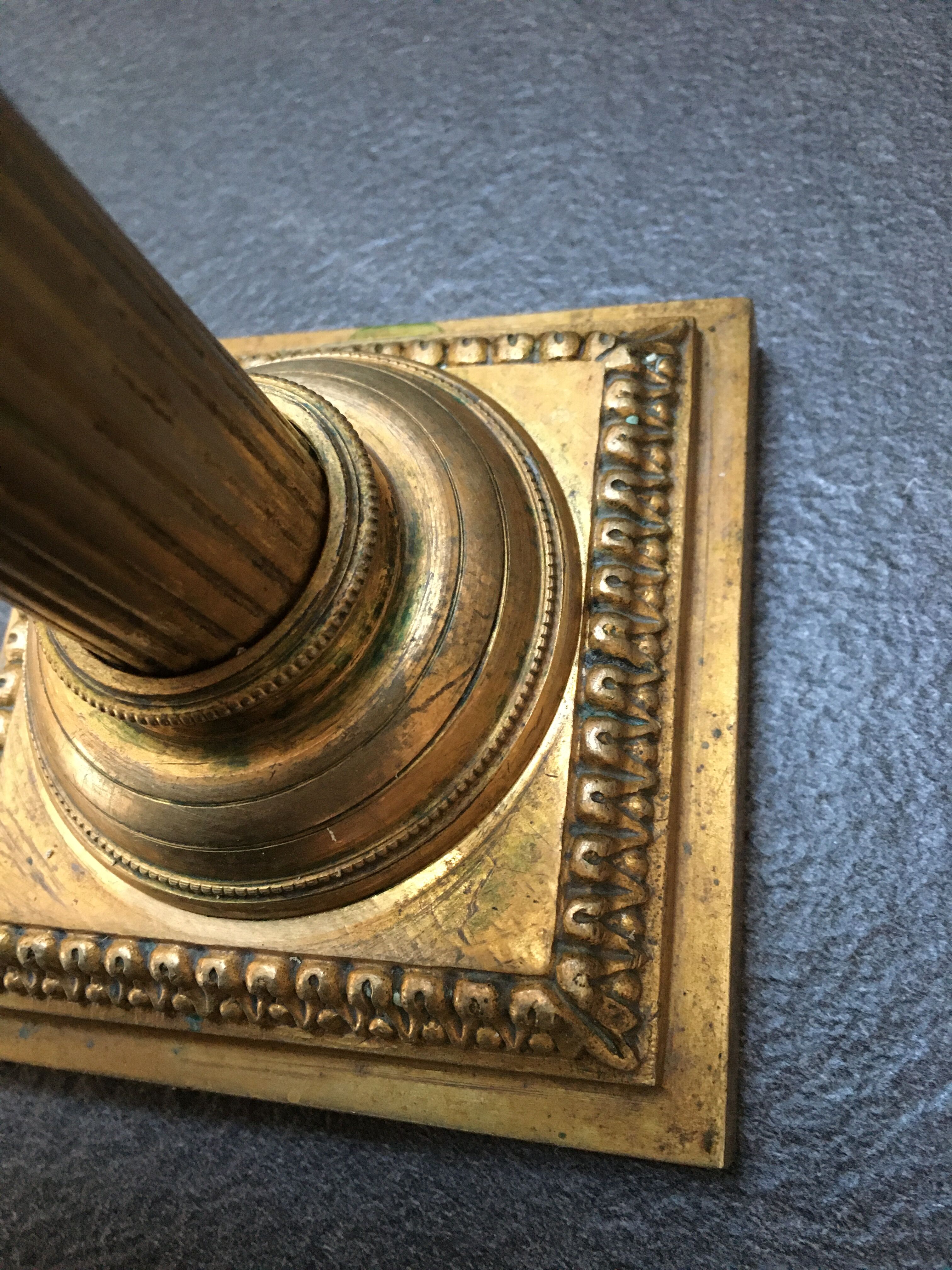 Golden bronze Corinthian column lamp