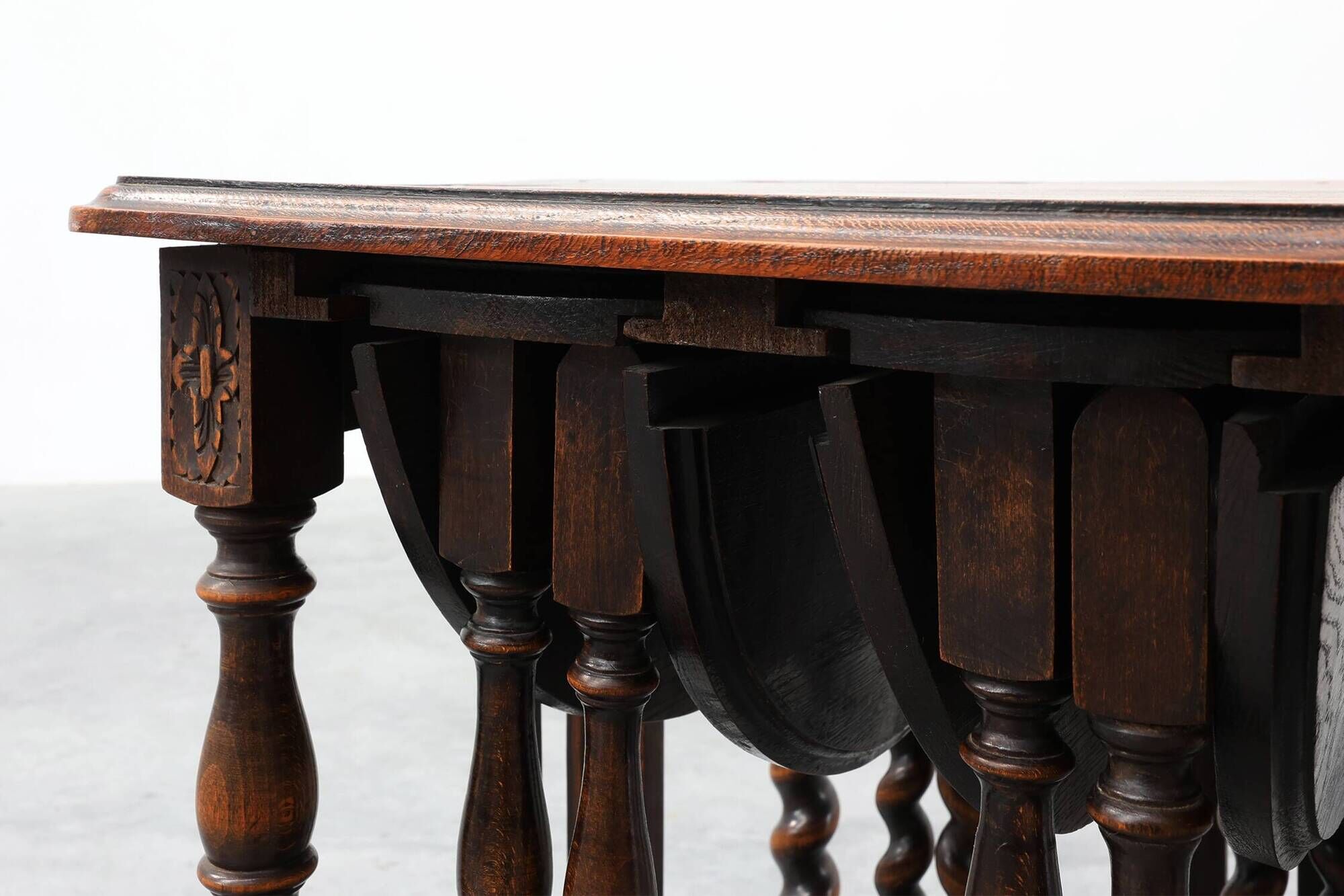 Set of Four Oak Barley Twist Nesting Tables, England, circa 1900n