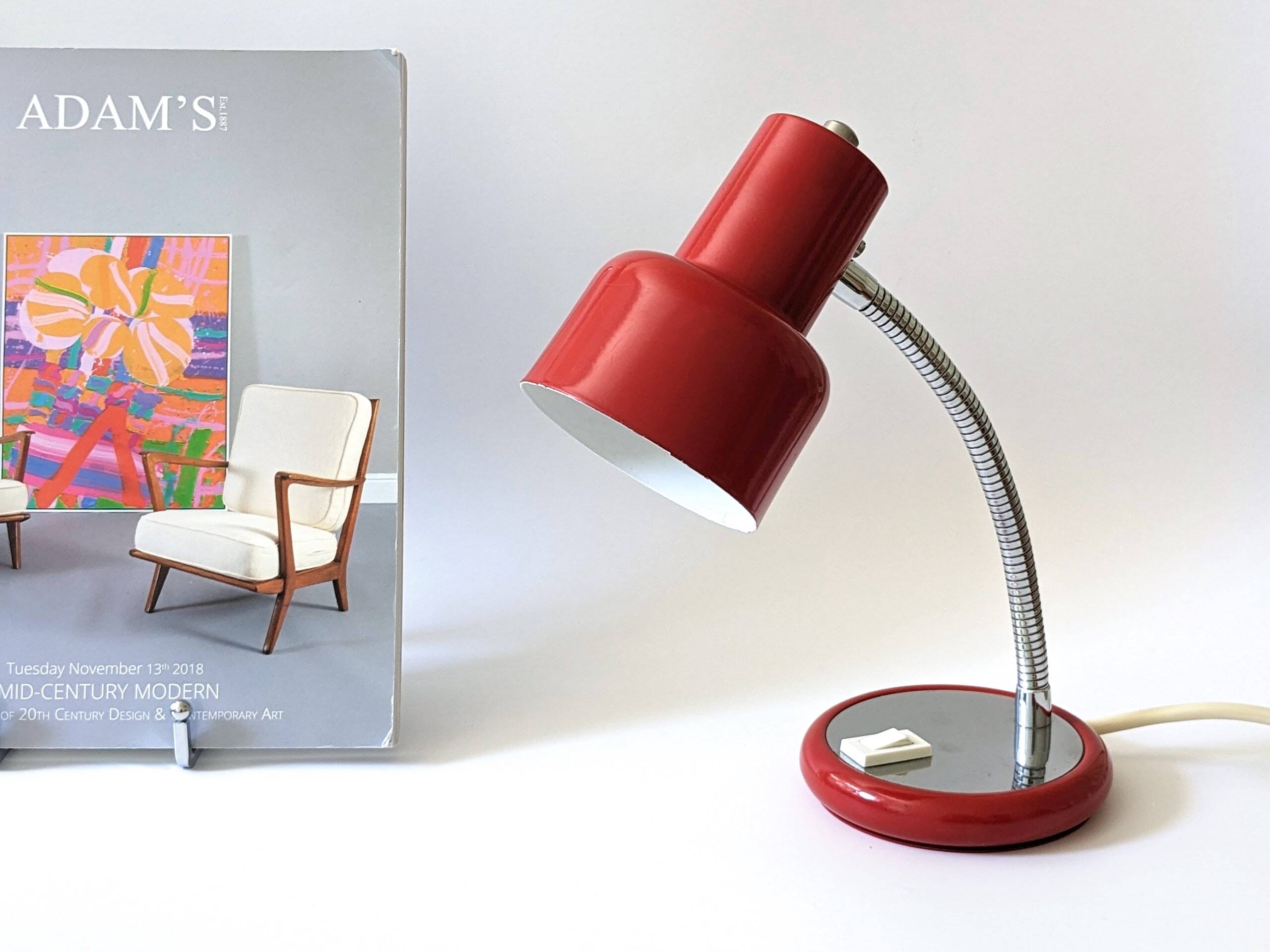 Lampe de bureau Richard Essig rouge et chrome des années 70