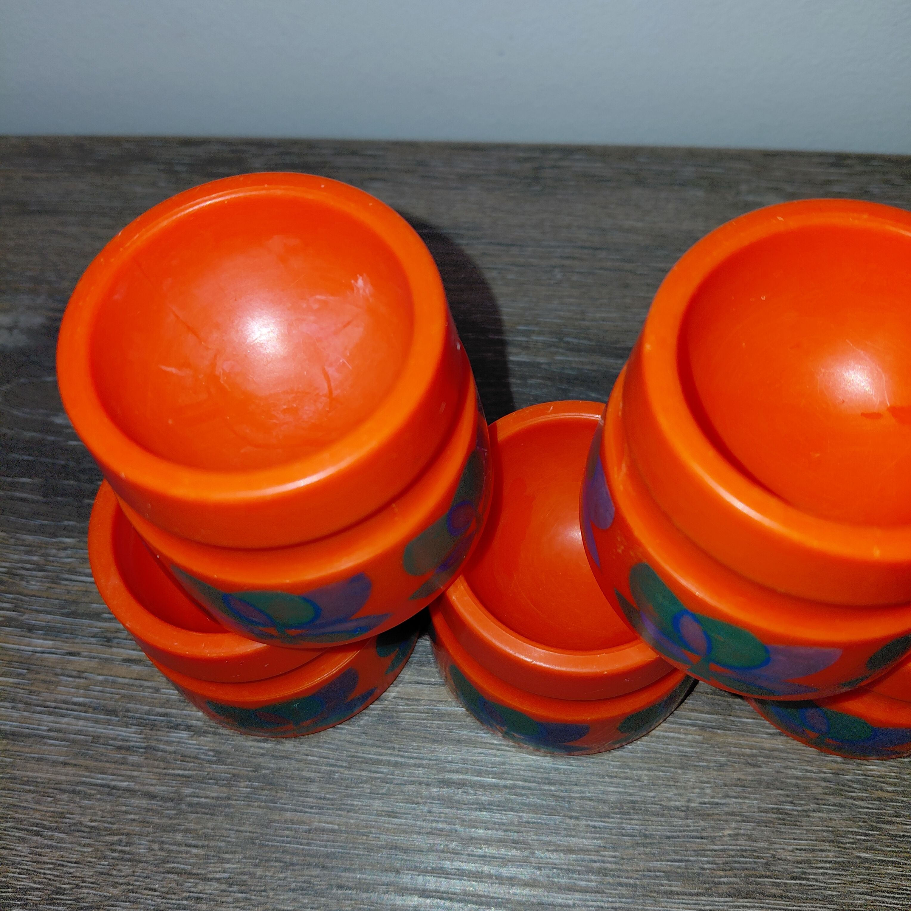 5 orange plastic egg cups EMSA