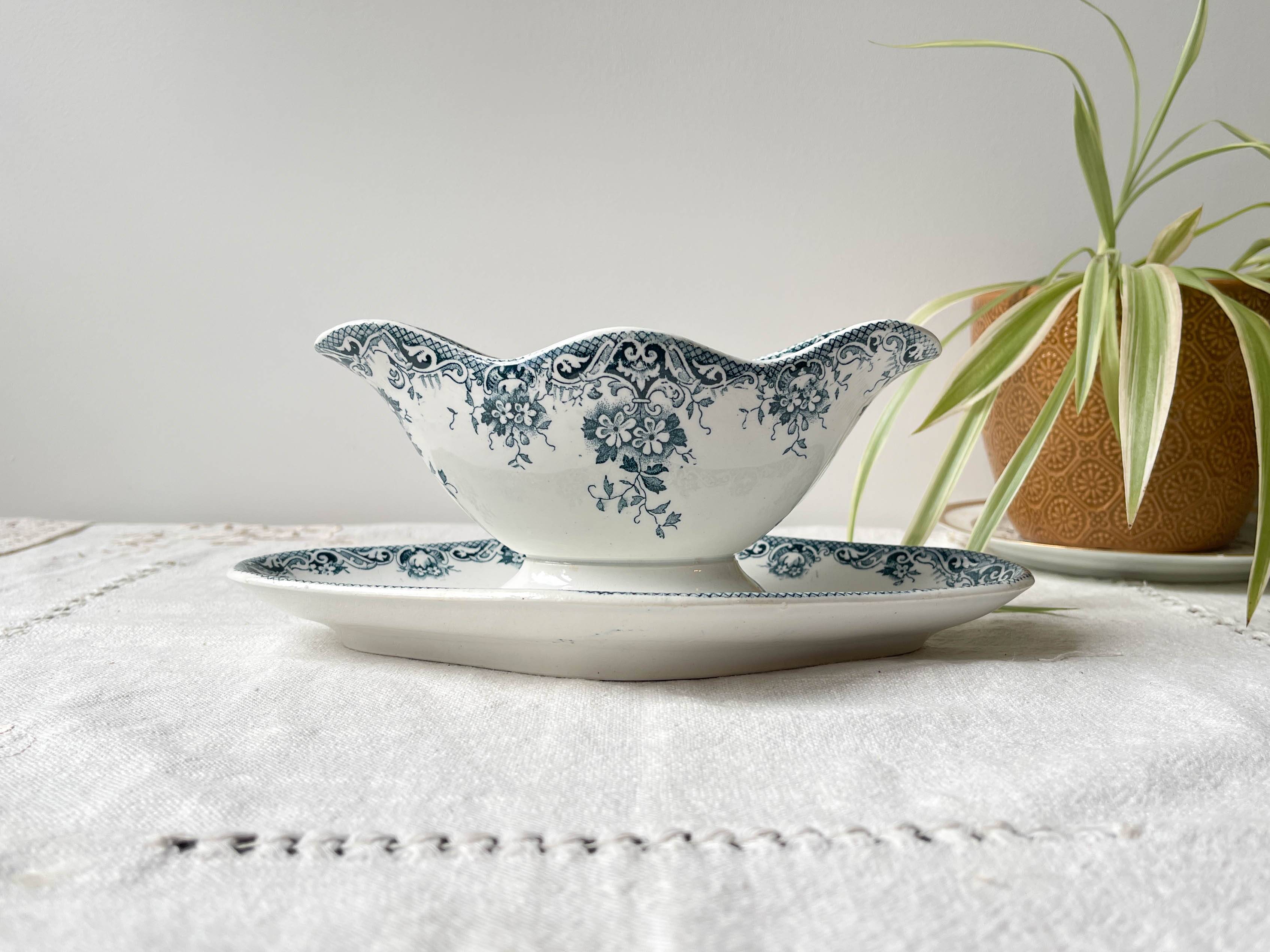 Vintage gravy boat Terre de fer French floral pattern
