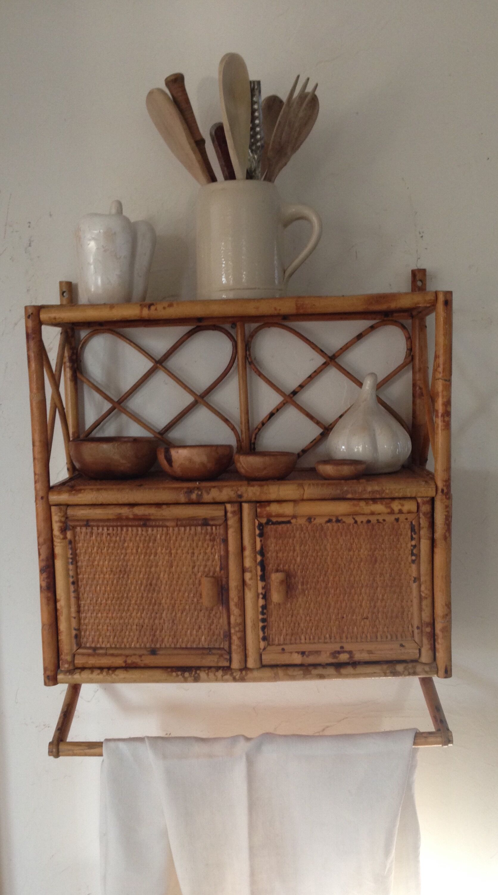 Shelf wall vintage rattan