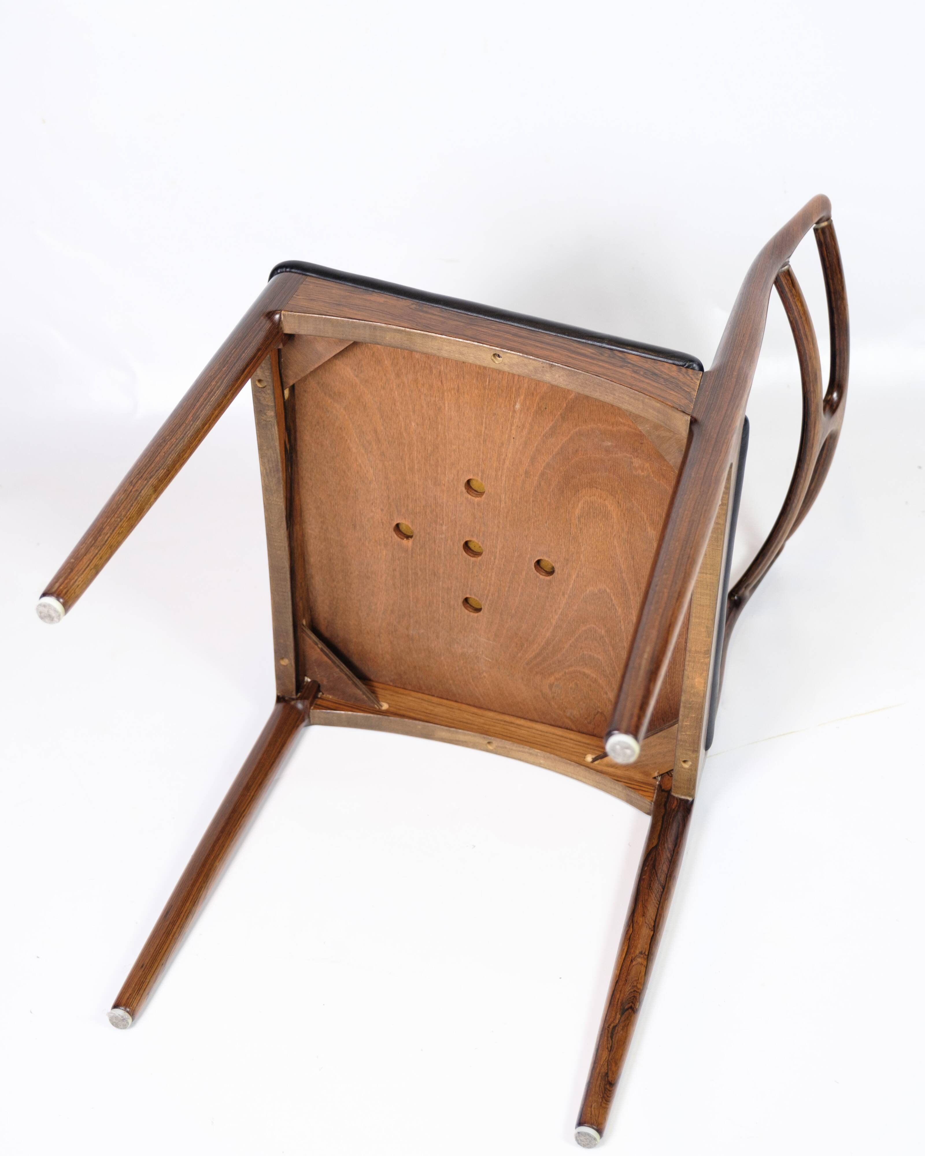 Set of 6 Dining Chairs Model 94 Made In Rosewood With Black Leather Seat By Johannes Andersen