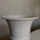 Vase Medicis Jean Roger en terre blanche