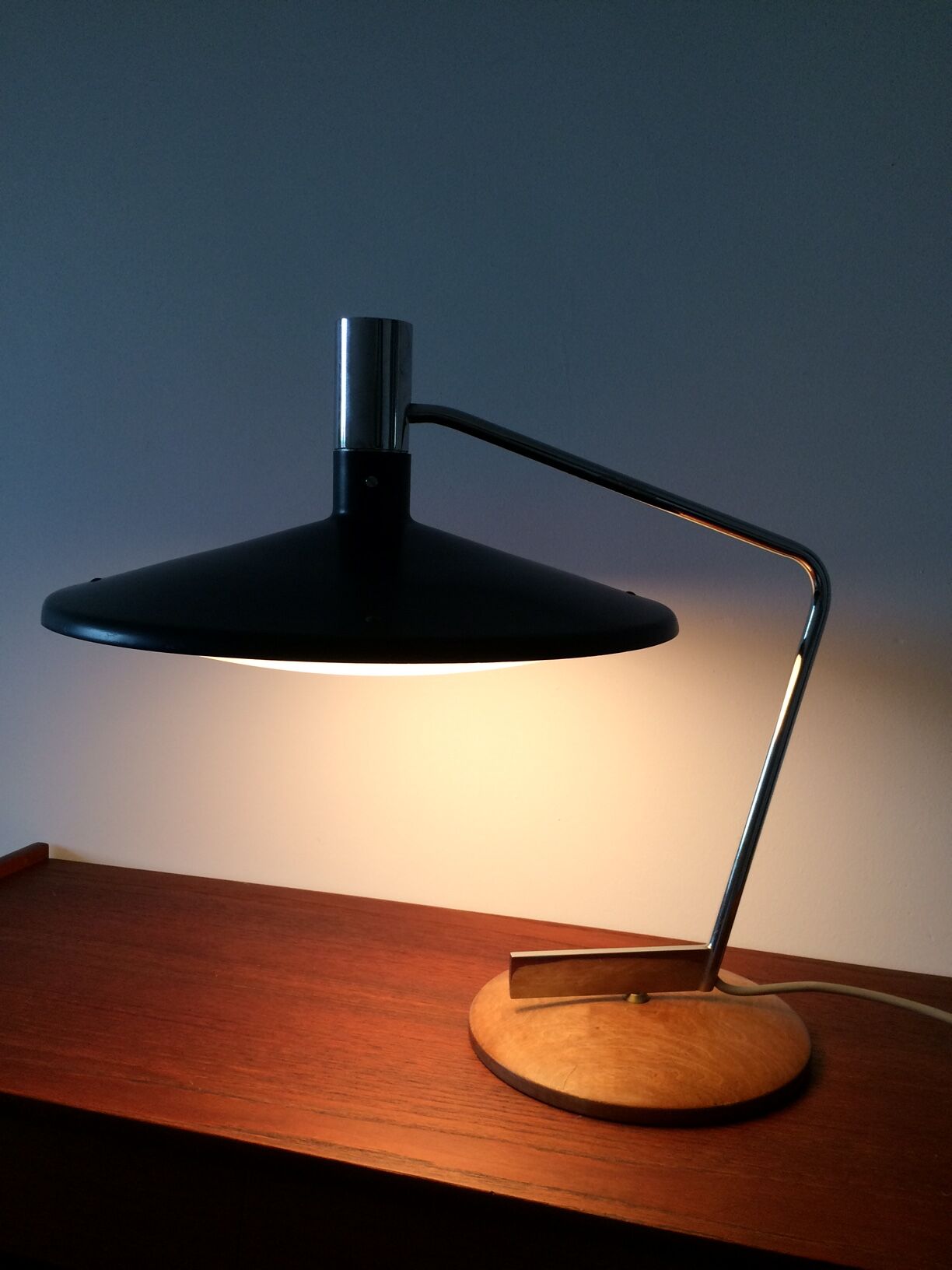 1960's desk lamp with turning base by George Frydman