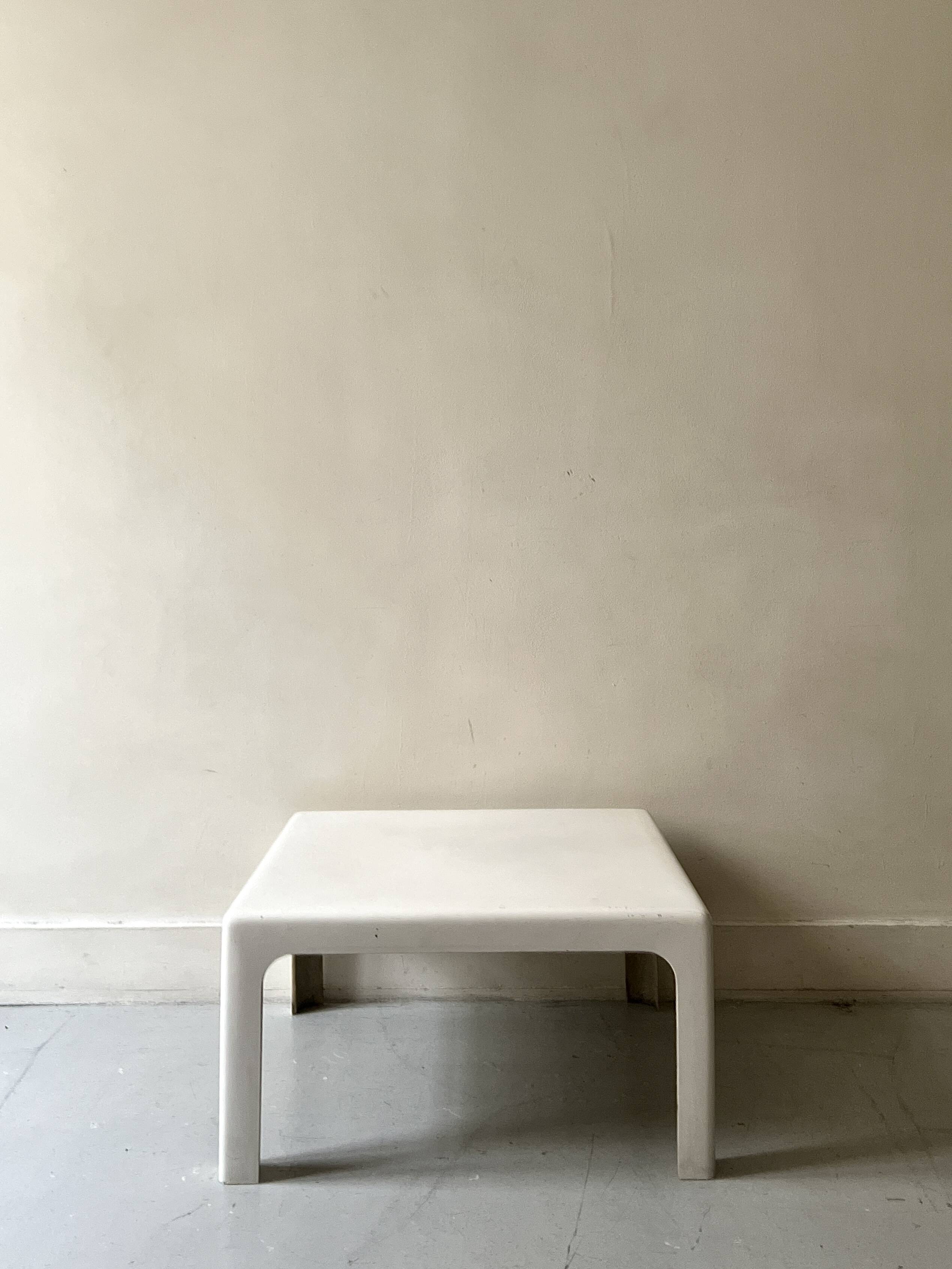 Square coffee table from Prisunic in white fibreglass, 1970s design.