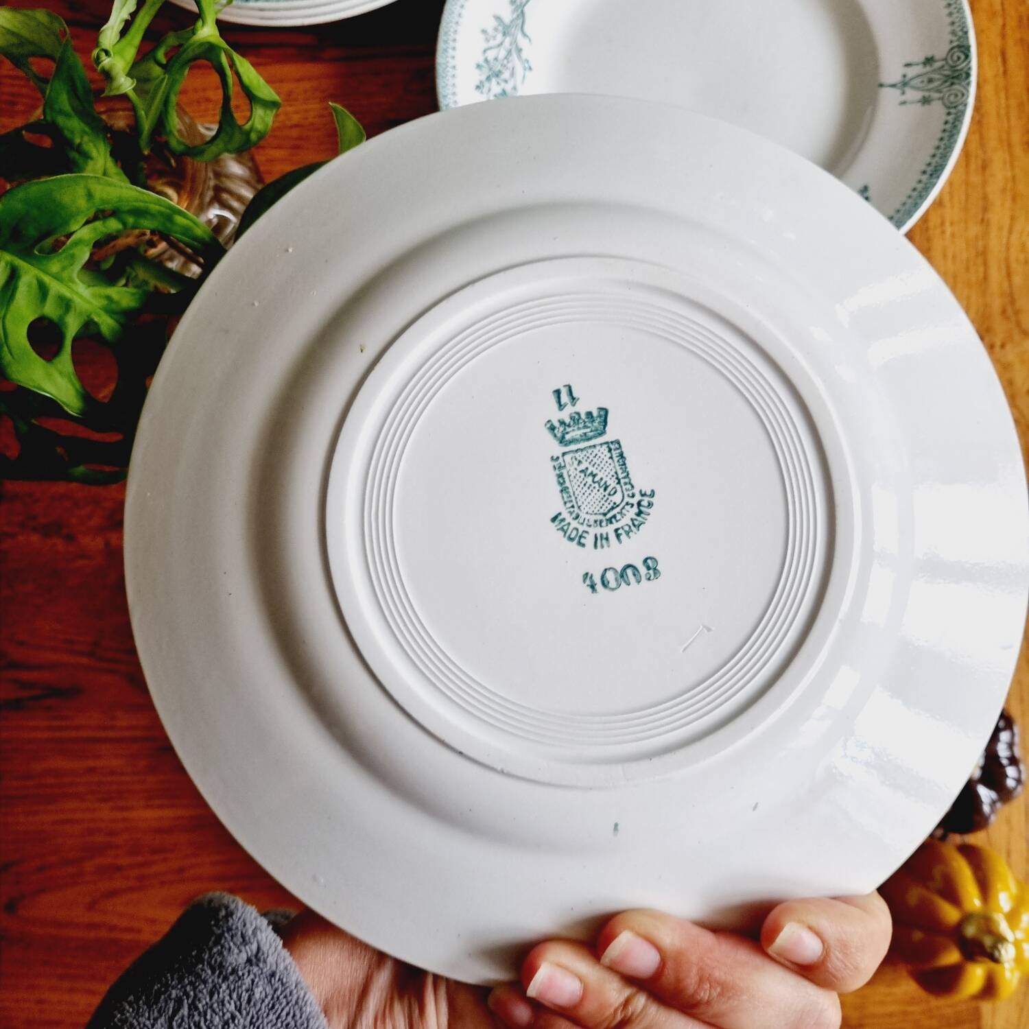 Set of 12 flat plates with slight defects Saint Amand 1932