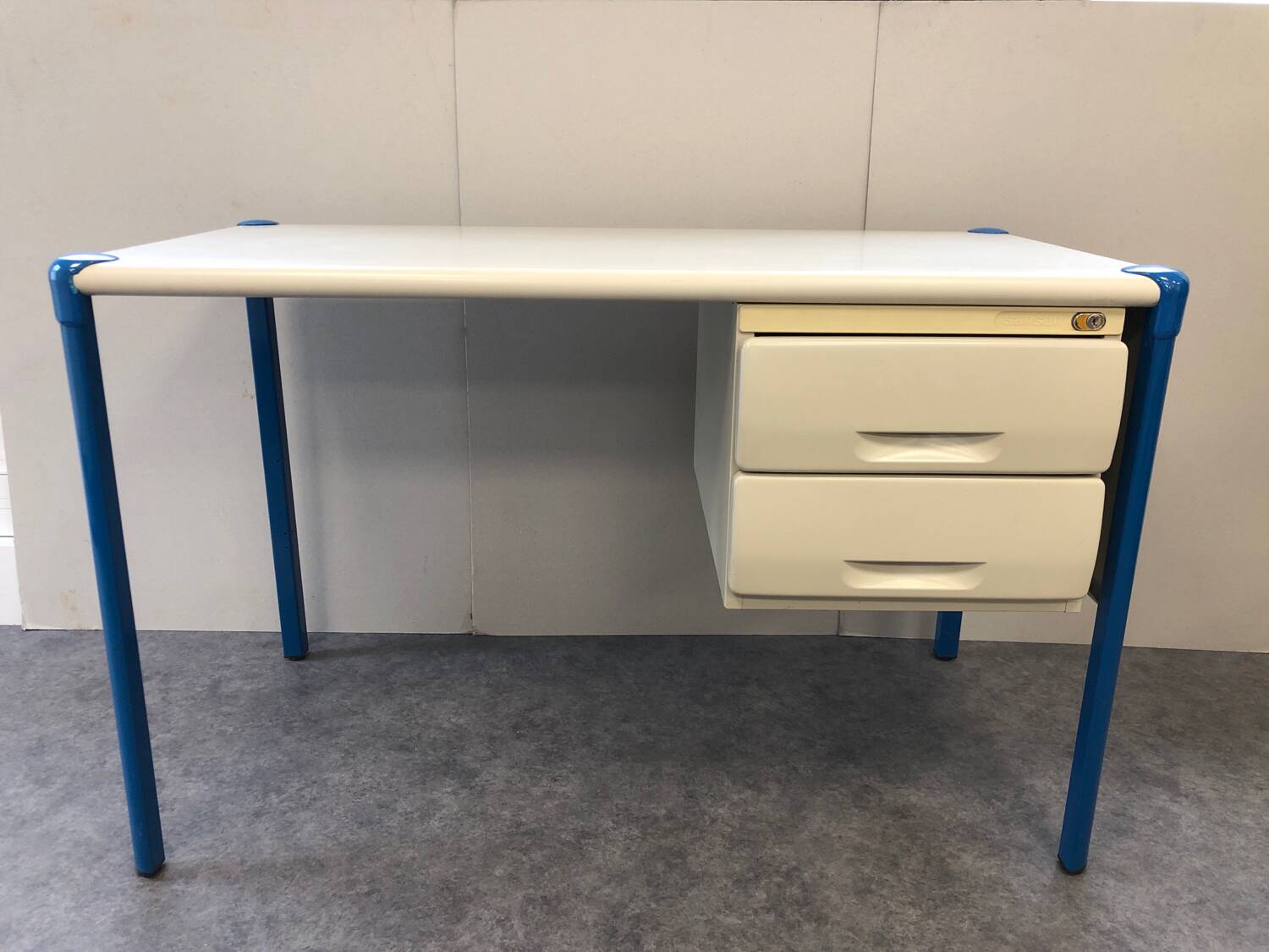 Sansen industrial desk