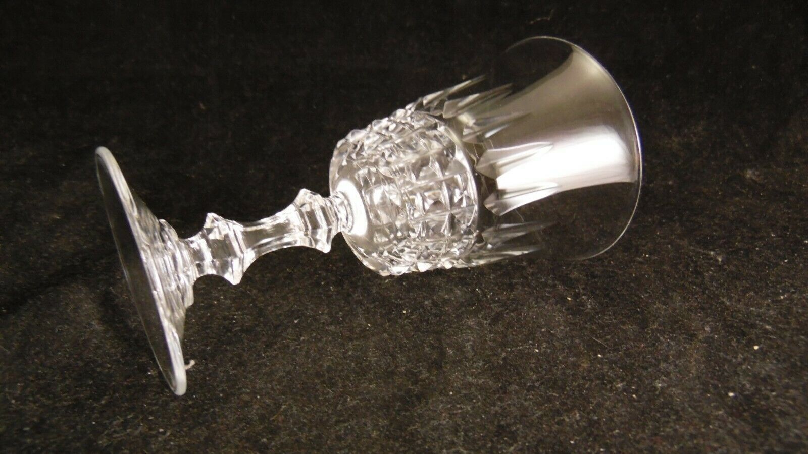 Service of 6 red wine glasses in Arques crystal