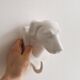 Patère en porcelaine chien.