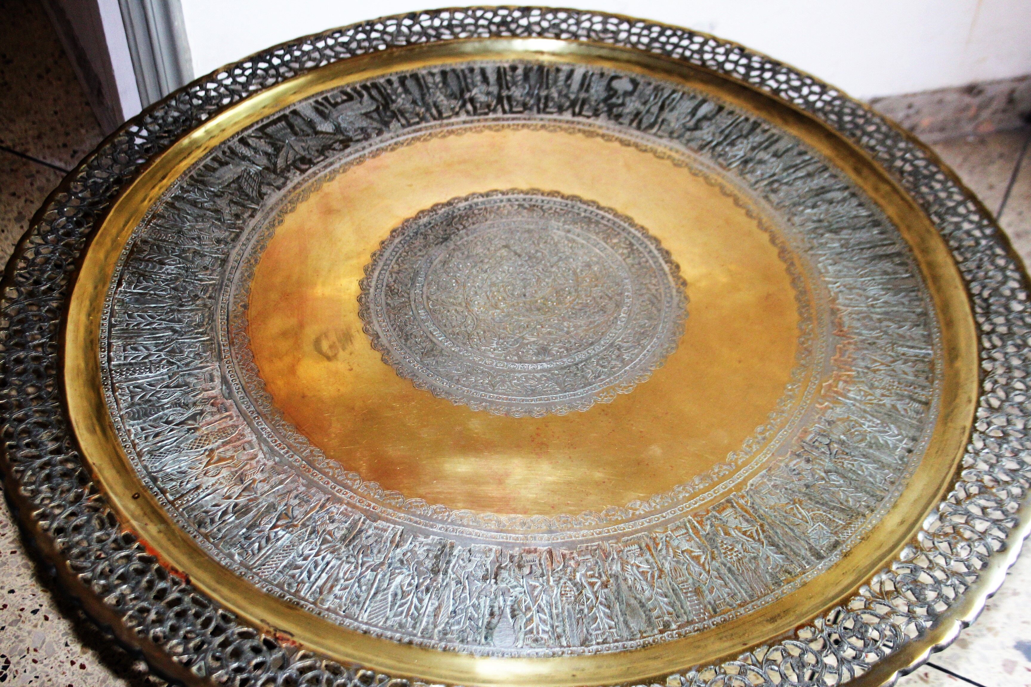 Former Eastern coffee table. Persia, plate XIX. Time Qajar