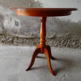 Pedestal table