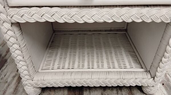 Commode et chevet en rotin blanc