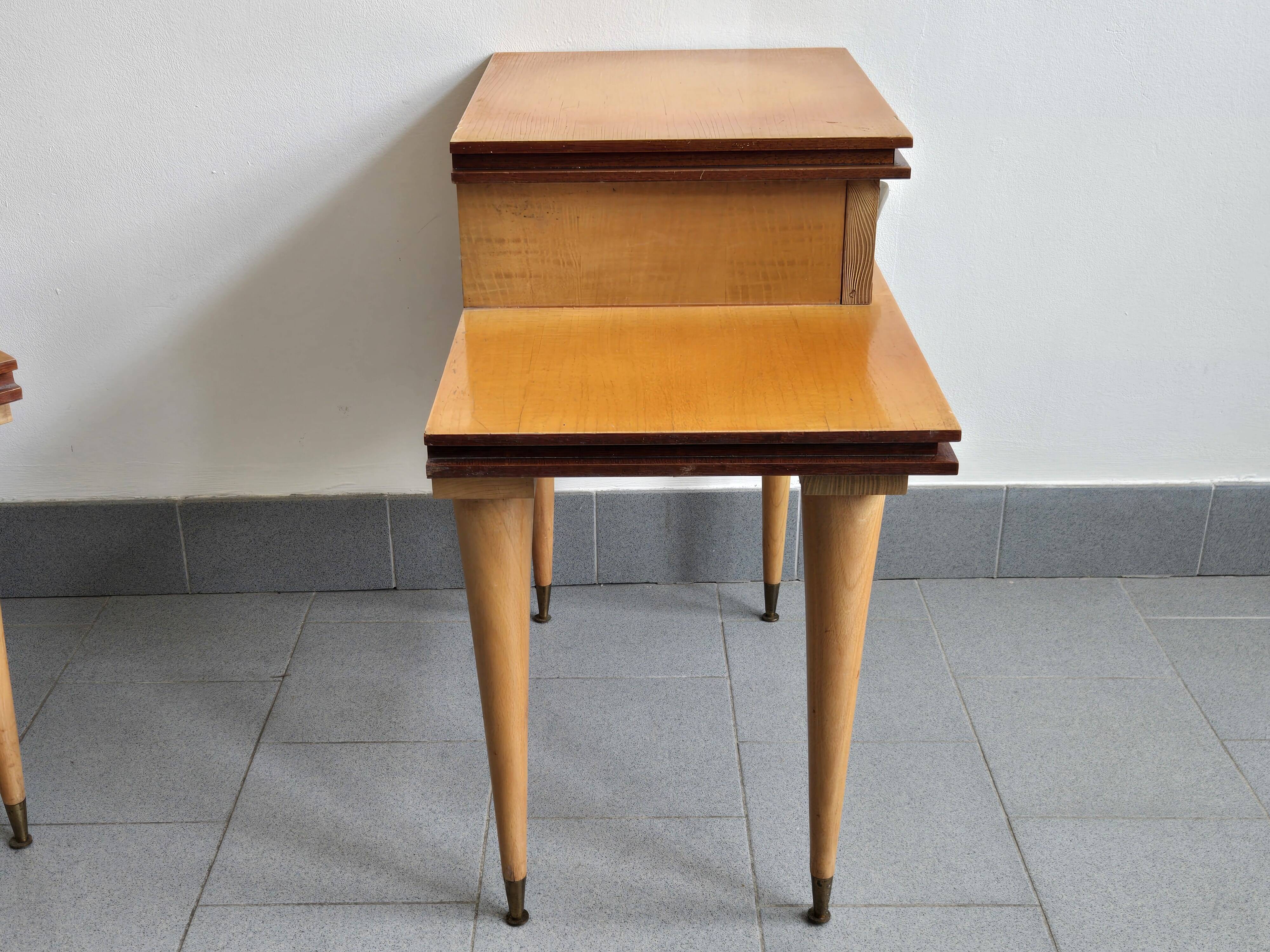 Paire de chevets asymétiques, 1960