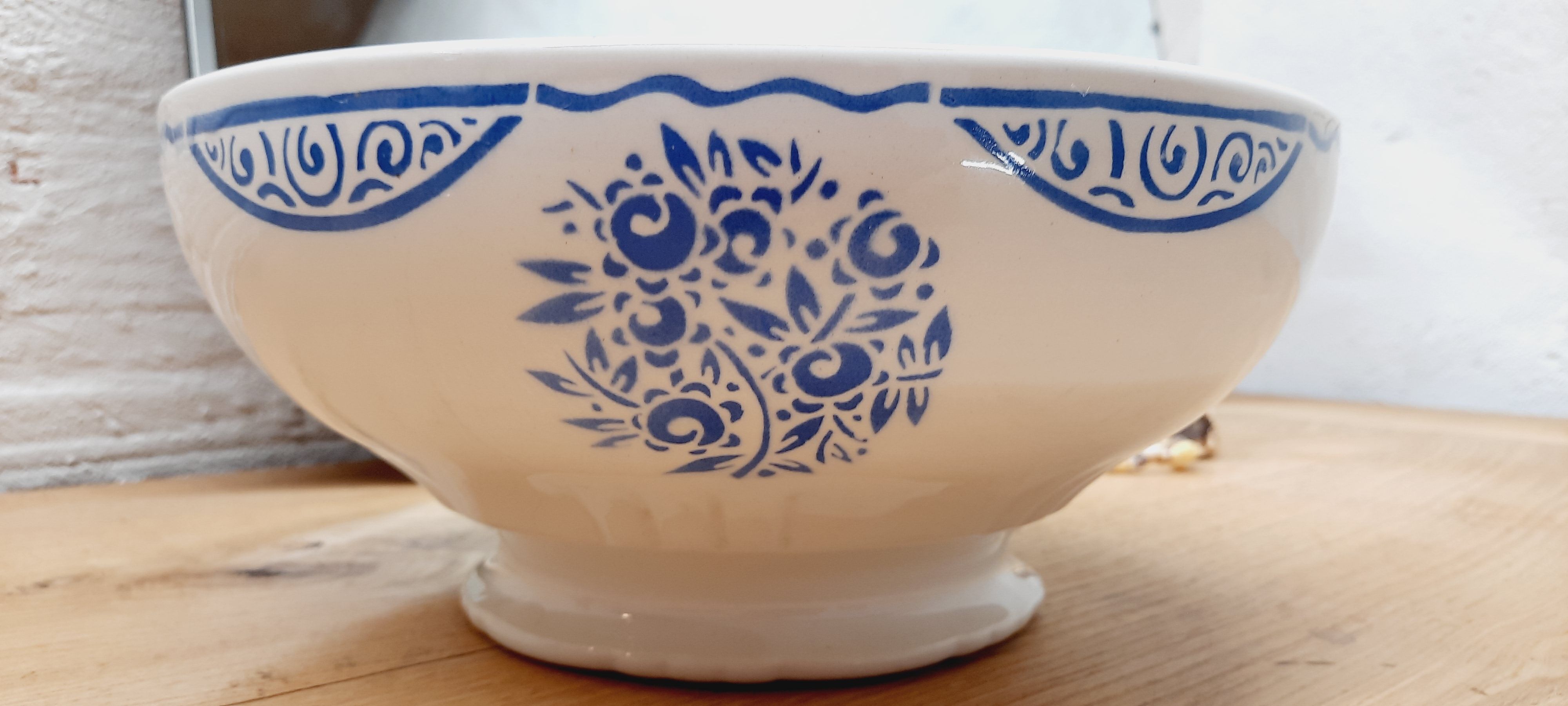 Salad bowl floral decoration early XX th