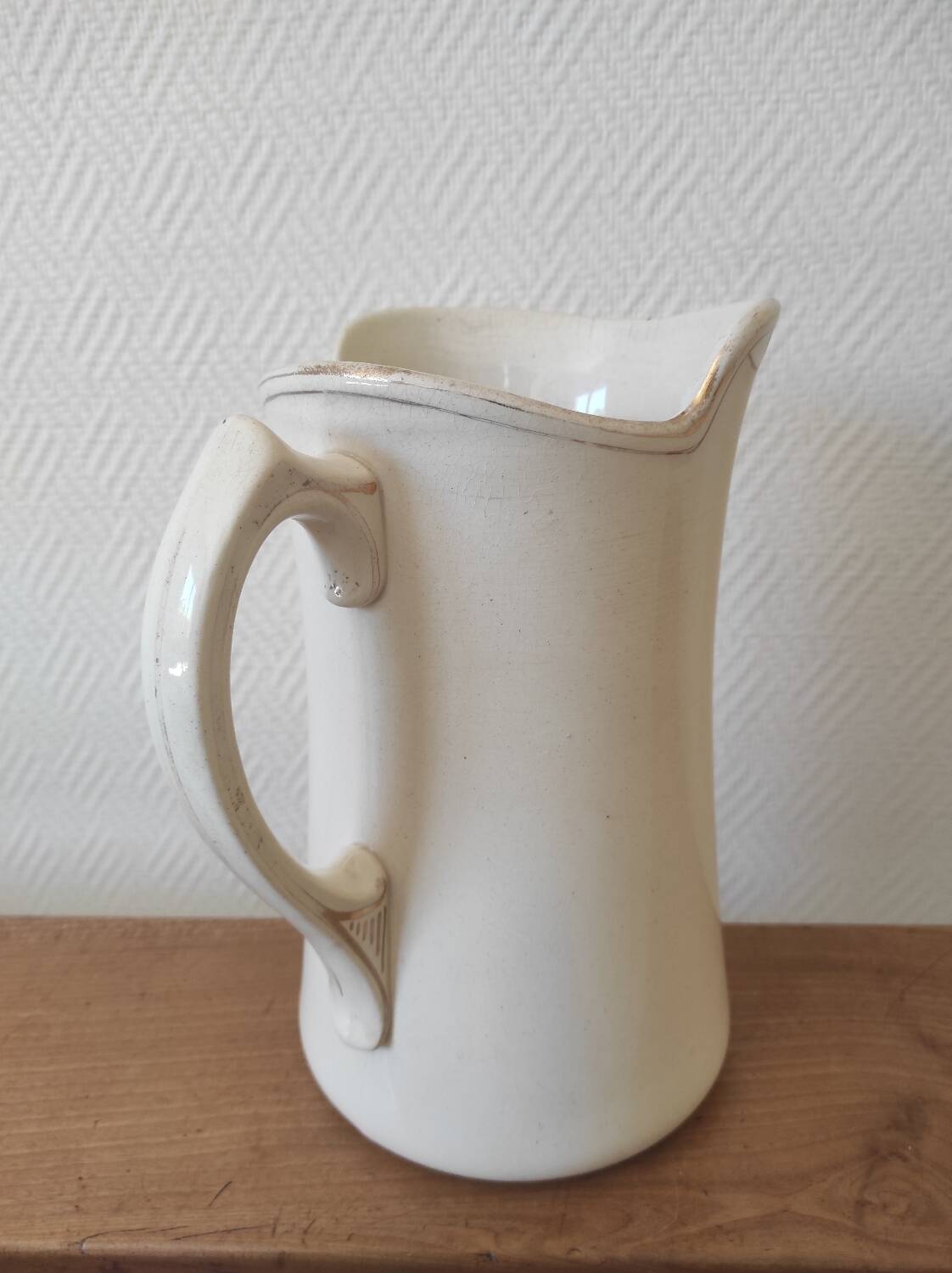 Old earthenware jug Moulin des Loups/Hamage north