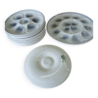 11 assiettes et 1 plat à huitres Moulin des Loups