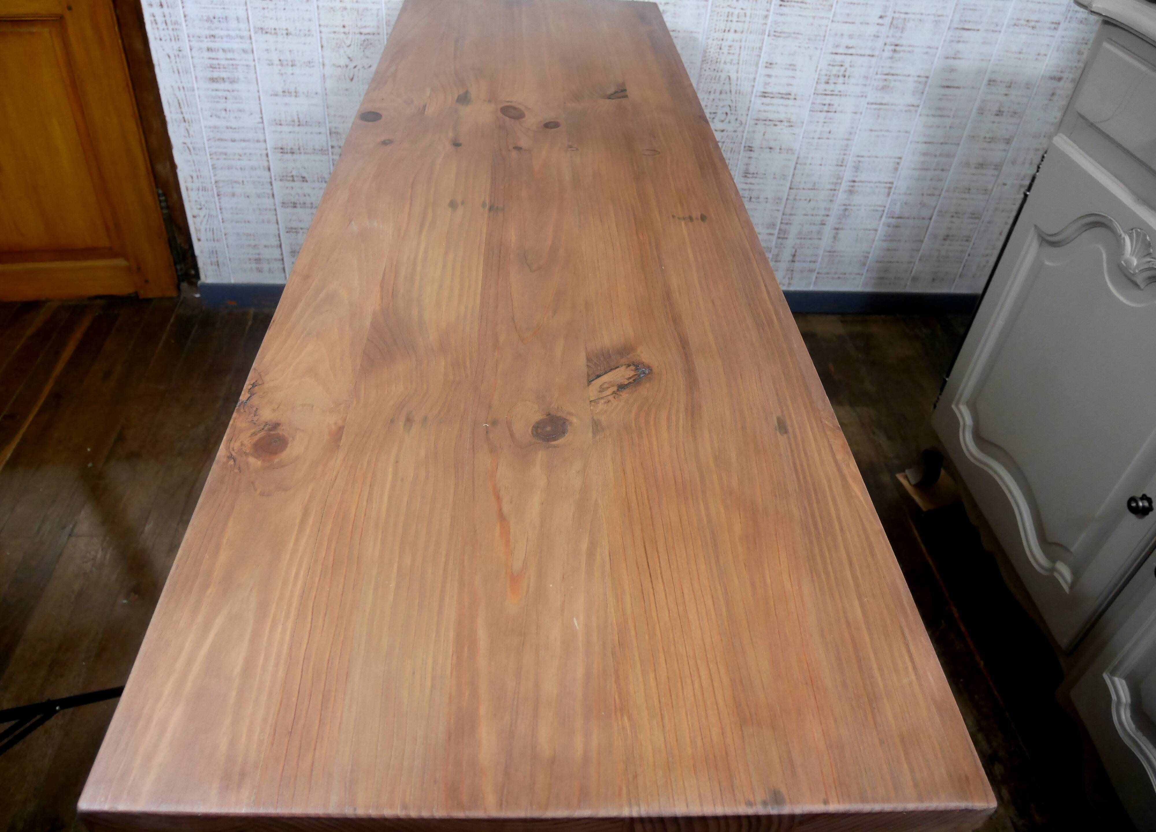 Iron and wood table, professional furniture