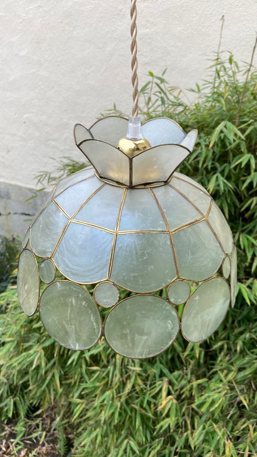 Suspension vintage en nacre et laiton