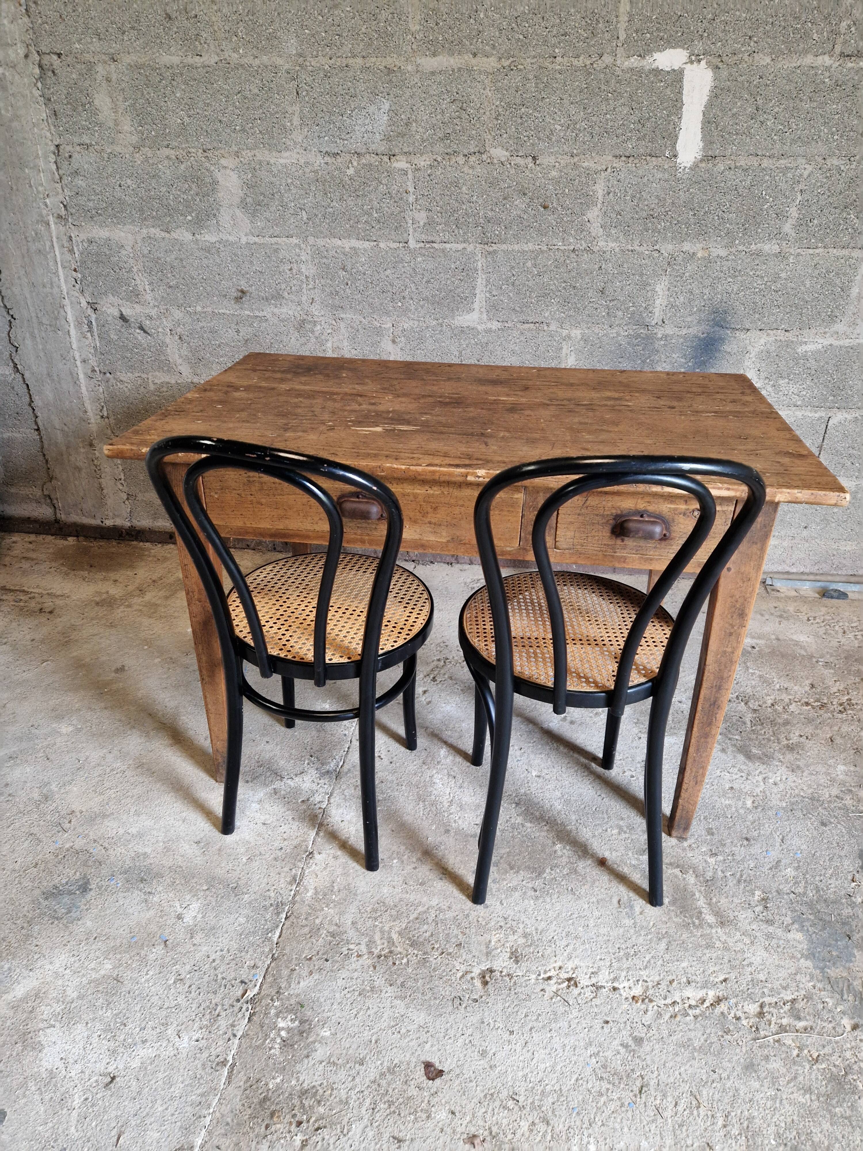 Farm table