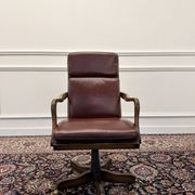 Fauteuil de bureau Chesterfield classique en cuir bordeaux