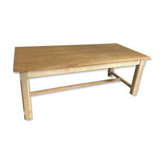 Farm table