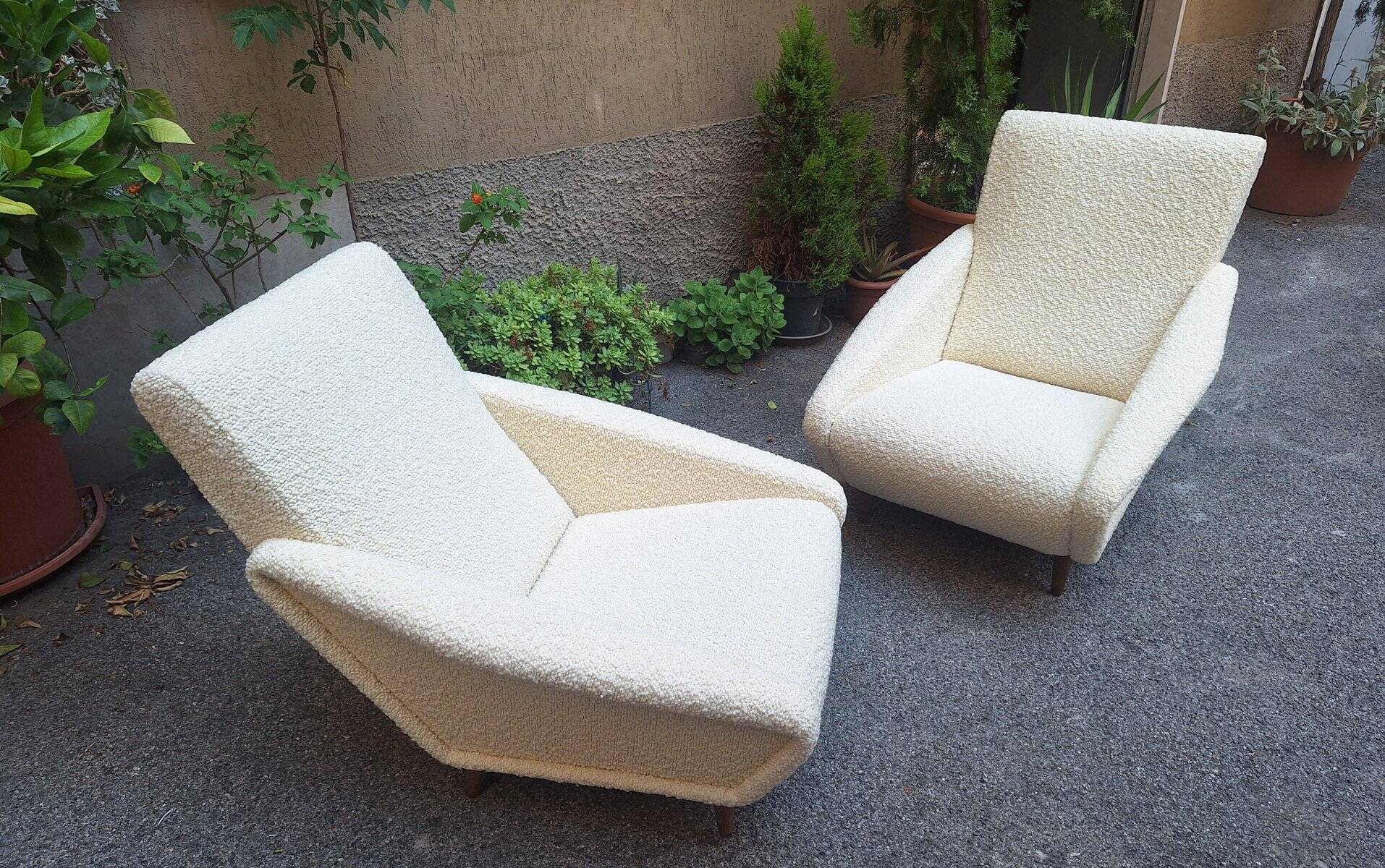 Distex Model Armchairs in White Boucle by Gio Ponti for Manifattura Artigianale Italiana, 1990s, Set of 2