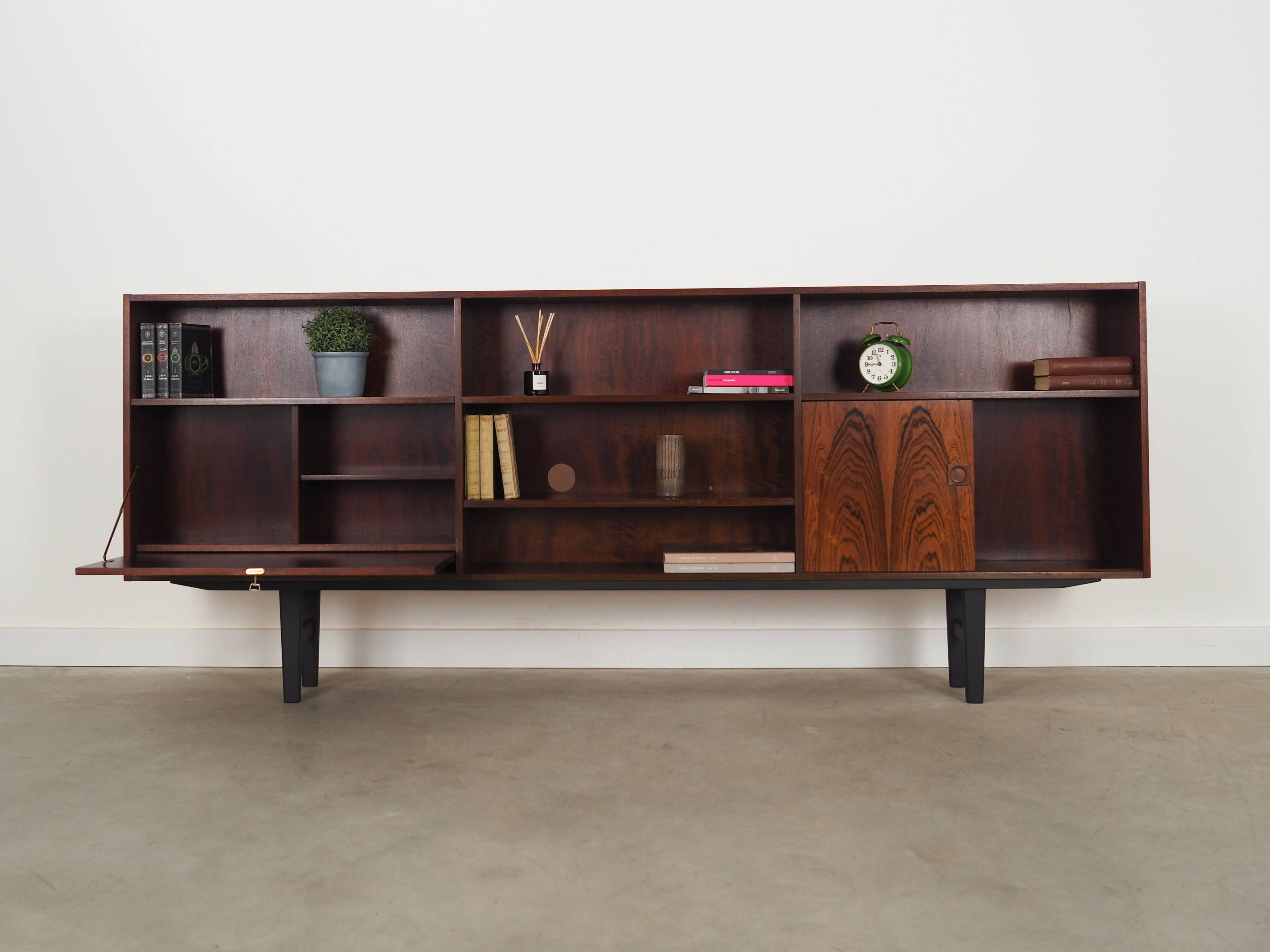 Rosewood bookcase, Danish design, 1970s, production: Farsø Møbelfabrik