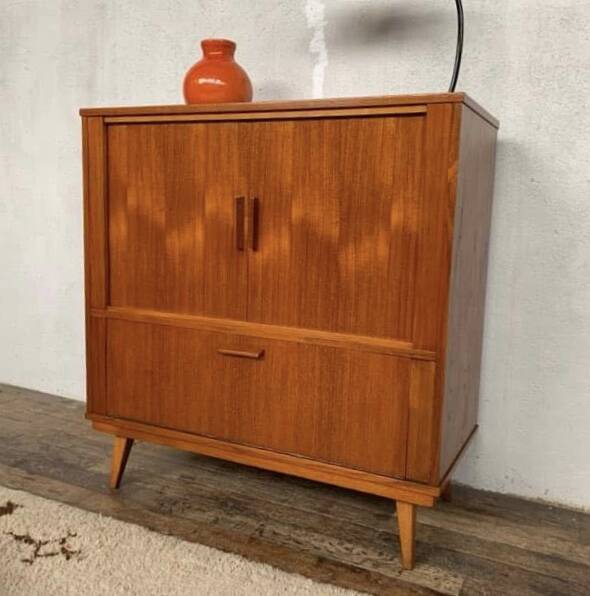 Petite Enfilade vintage à 2 portes coulissantes 1 abattant bar en teck Longueur 88 cm