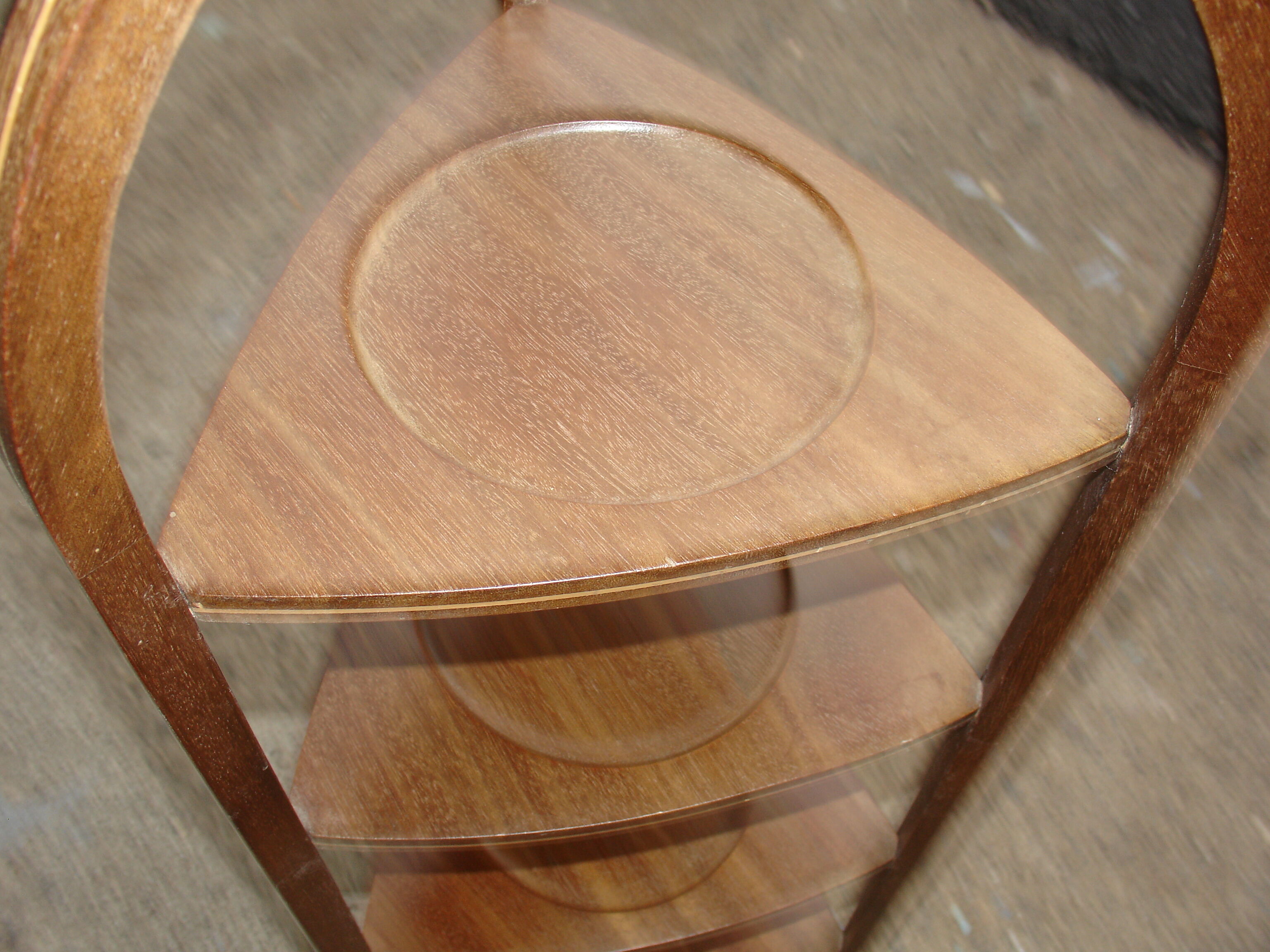 Small cake stand in solid Cuban mahogany and lemonwood inlay, circa 1900